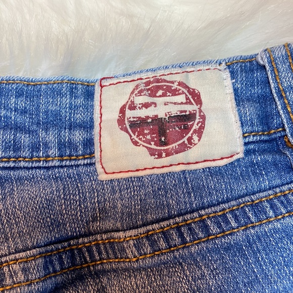 T Five Denim- Frayed & Distressed Denim Shorts - Picture 7 of 8